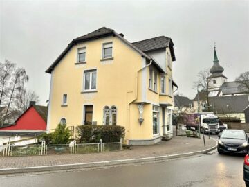 Stadtprägendes Wohn- und Geschäftshaus in Kierspe-Dorf - Außenansicht